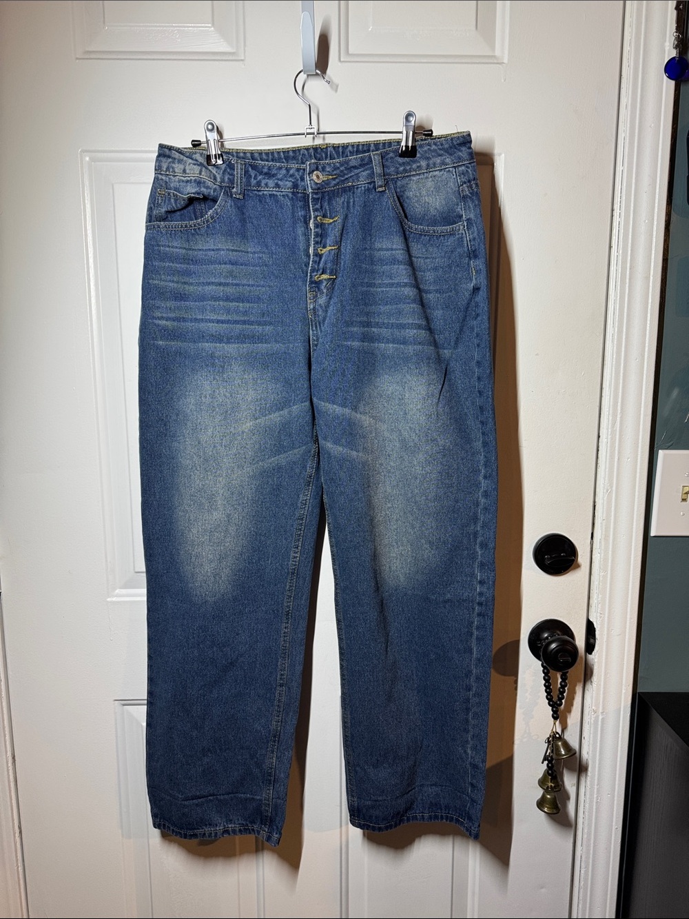 Relaxed Fit Blue Washed Jeans - Men's Casual Comfort